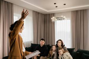 Courtier en travaux et architecte d'intérieur allient leurs talents pour une rénovation globale réussie