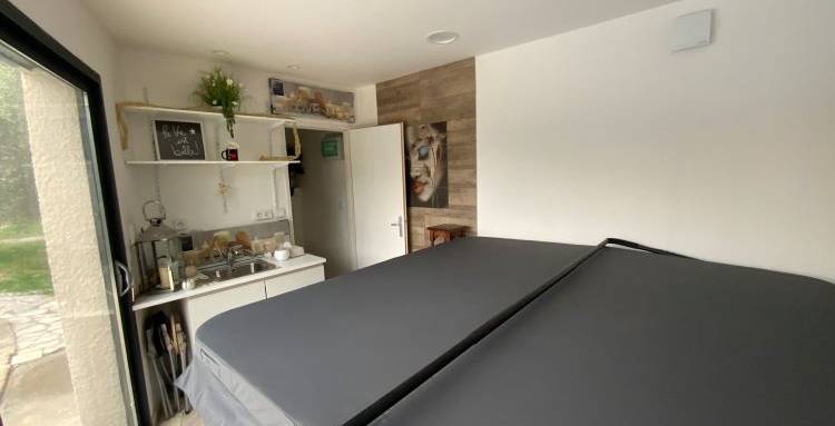 Aménager un jacuzzi sur sa terrasse ou sous un abri