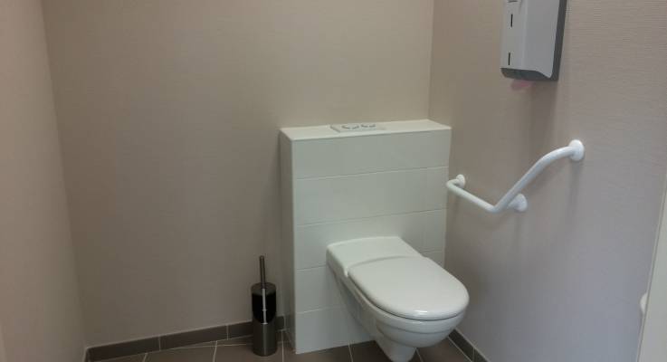 Comment rénover des sanitaires d'un cabinet médical à Caen ?