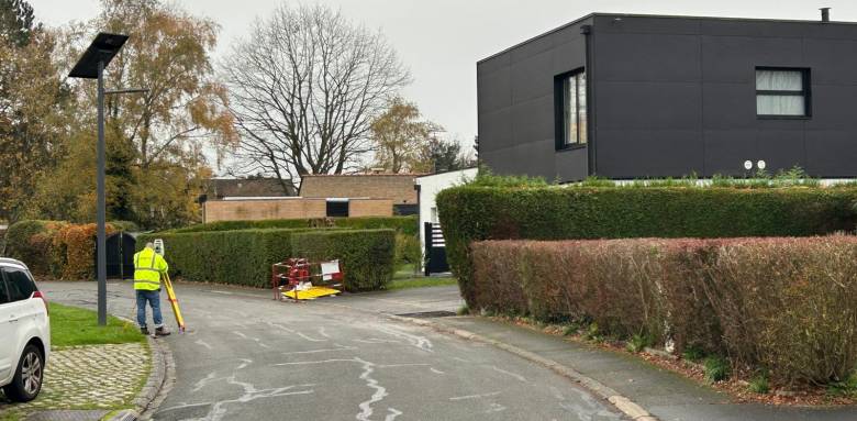 première étape avec les relevés réalisés par le géomètre