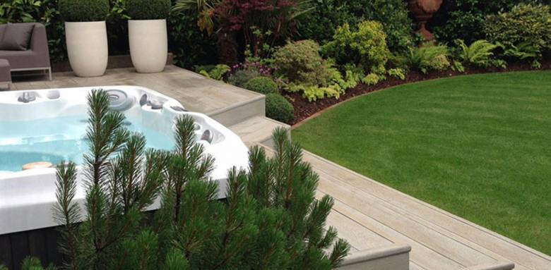 Réussir l’aménagement d’un jardin en pente : allier esthétique et praticité