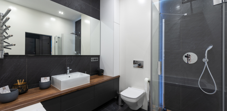 astuces remplacer baignoire par douche