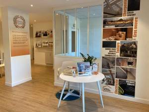 L'Agence La Maison Des Travaux Lyon Ouest vous accueille dans ses nouveaux locaux situé au 33 Quai Arloing à Lyon Vaise (69009)