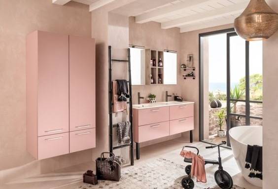 Mobilier de SDB rose
