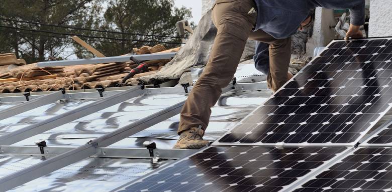 Installation de panneaux solaires dans la Vienne