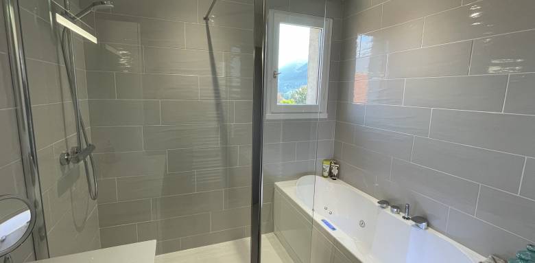 des fonctions balnéothérapie pour cette baignoire