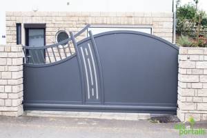 Portail aluminium autoportant