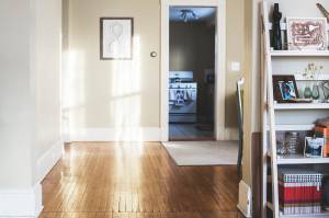 Comment traiter des murs humides avant leur rénovation ?