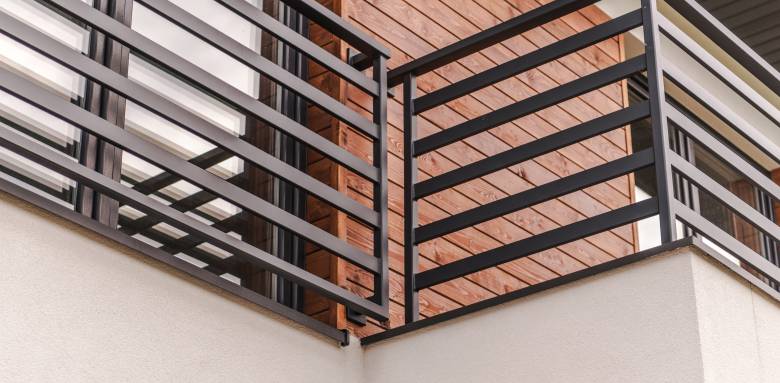 Un garde-corps moderne près de Tours