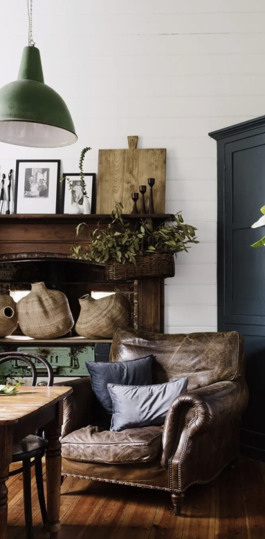fauteuil en cuir pour une déco cottage anglais - côté maison