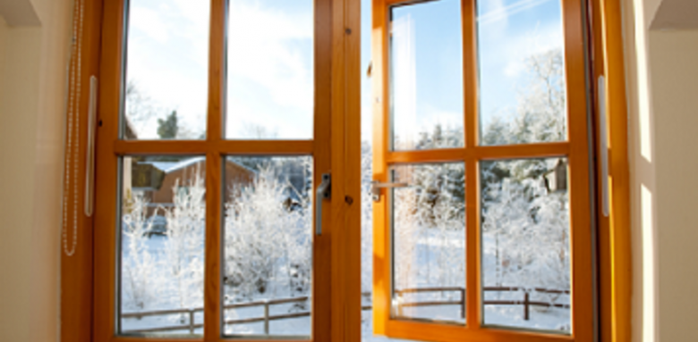 Installer des fenêtres en bois - La Maison Des Travaux de Savigny-sur-Orge