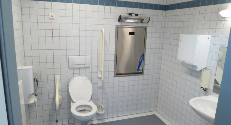 Toilettes de restaurant PMR