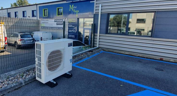  Unité extérieure de climatisation réversible de locaux professionnels - Brie-Comte-Robert 77170