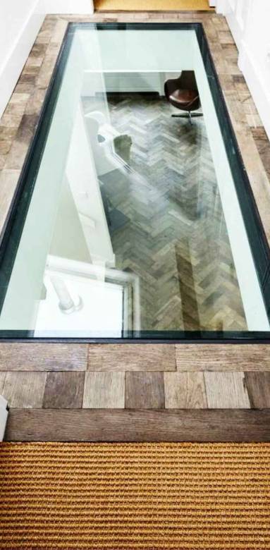 Aménagement de souplex : pensez au plancher de verre (photo : Pinterest)