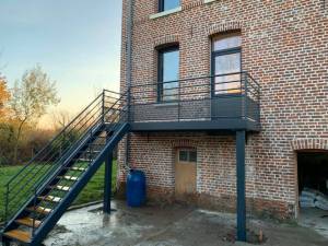 Terrasse sur pilotis Arras