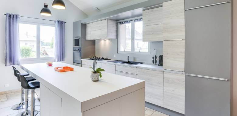 Rénovation de cuisine avec îlot central - Bourg-en-Bresse 01