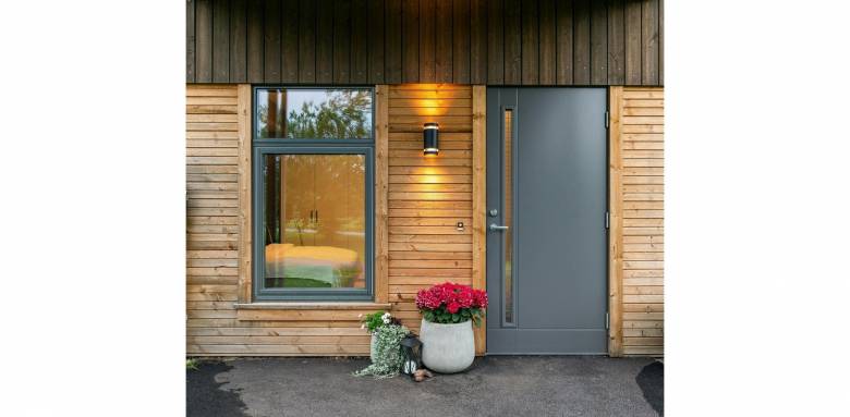 Pourquoi remplacer ses portes d’entrée et de garage ? St Lo 50000