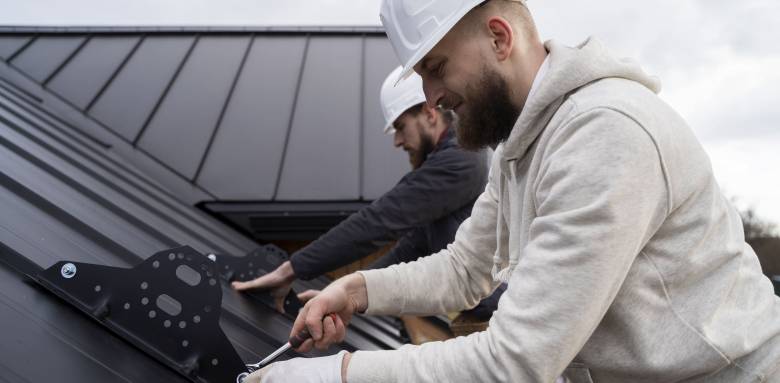  Pose d'une nouvelle toiture en bac acier - Valence 26