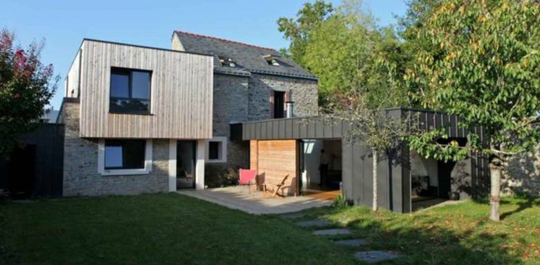 Extension et surélévation de maison - terrassier 77, maçon 77, plaquiste 77, plâtrier 77, électricien 77, plombier 77, carreleur 77, peintre intérieur 77, décorateur intérieur 77, façadier 77, menuisier 77, étanchéiste 77, charpentier 77, couvreur 77