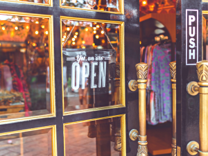 Bien aménager sa vitrine de commerce