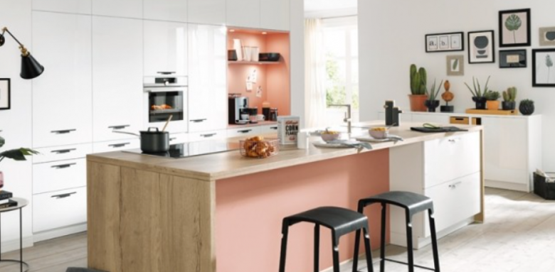 Ilôt, niche peinte en rose