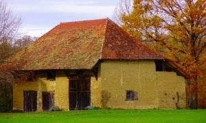 maison pisé isère