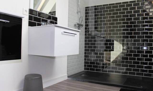 Nos conseils pour agrandir sa salle de bain avec du carrelage