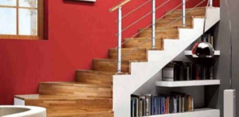 Escalier en bois rénové - bureau d'études 77, menuisier 77, maçon 77, entreprise de maçonnerie 77, électricien 77, entreprise d'électricité générale 77, décorateur 77, peintre d'intérieur 77, domoticien 77