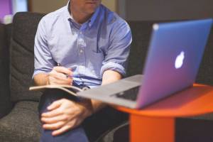 Pour aménager des bureaux de start-up, il est essentiel de bien comprendre son fonctionnement.