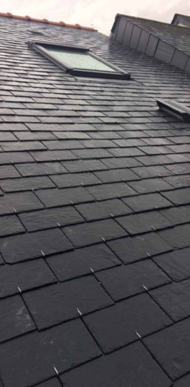 Rénovation de toiture avec de l'ardoise naturelle - Nantes 44