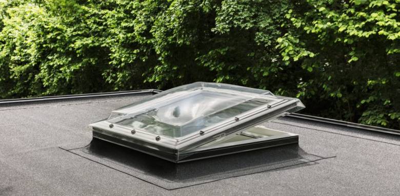 Fenêtre de toit dôme sur toiture plate Velux®