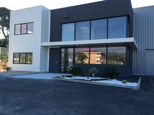 Isolation thermique par l'extérieur (ITE) d'une entreprise tertiaire