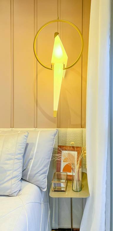 Eclairage moderne et original dans une chambre à coucher - Le Chesnay