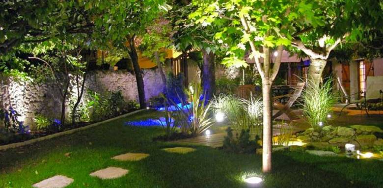 Eclairage jardin arbre et pas japonais