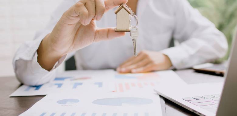Quels sont les postes prioritaires lors d'une rénovation de maison ?