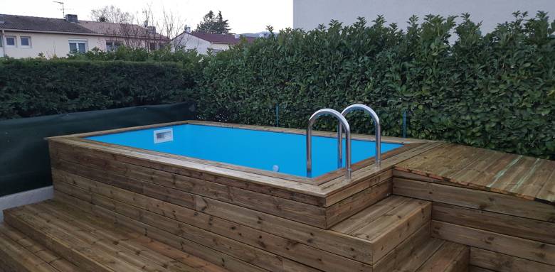 piscine hors-sol modulaire habillage teck
