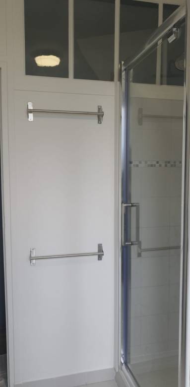 Aménagement intérieur douche PMR - Cergy-Pontoise -