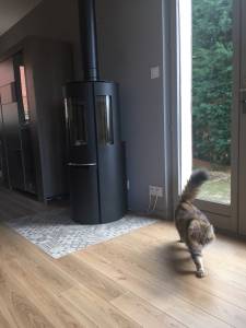 Winter is coming ...  pensez à l'installation d'un poêle ! Quelques exemples d'installation de pôeles à bois et à pellets - Agence La Maison Des Travaux Lyon Ouest Val de Saône