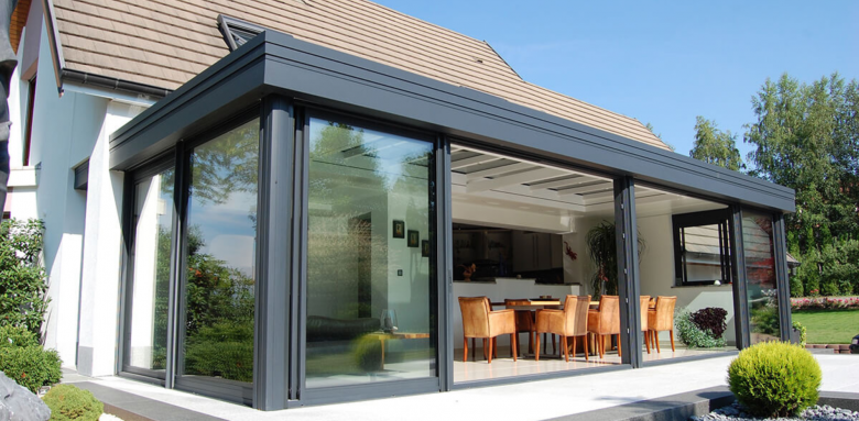 véranda - vue avec le voisinage