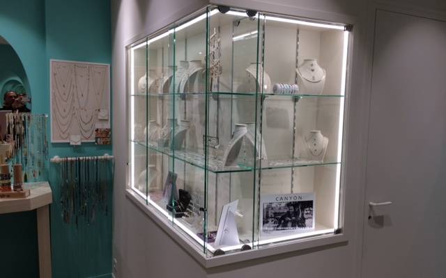 Création d'une belle vitrine d'exposition pour ce commerce