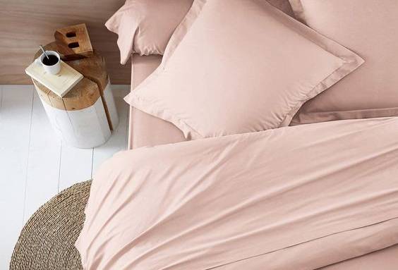 Linge de lit rose poudré