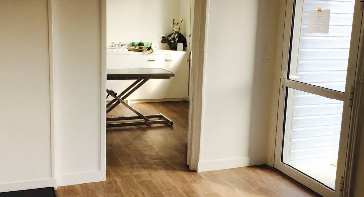 Transformation d’une maison en cabinet vétérinaire dans l’Aube salle d'attente
