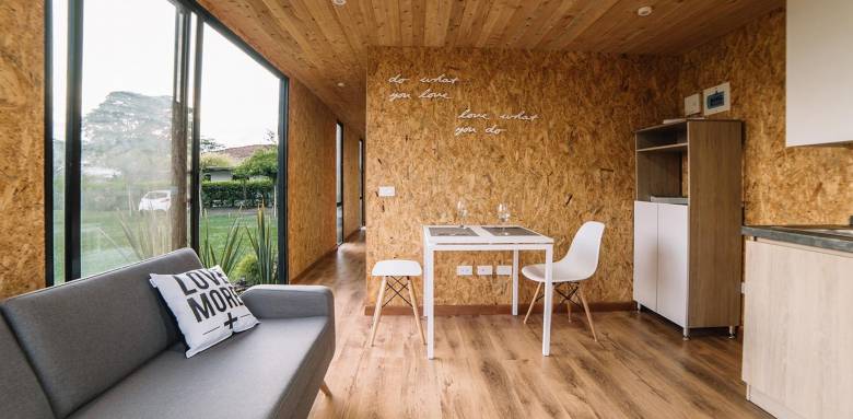 Agencement iintérieur de salon en OSB