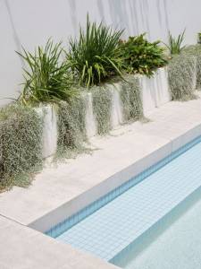 plage piscine pierre