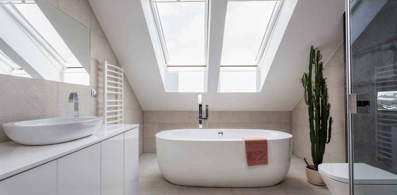 Installer des fenêtres dans une salle de bain à Paris 15