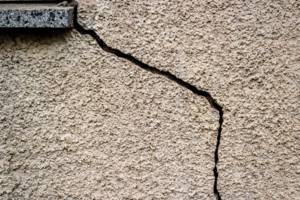 Réparer une fissure dans un mur