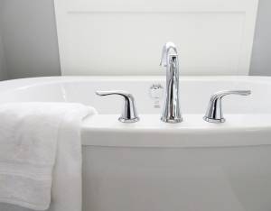 Comment relooker sa salle de bains à moindres frais 