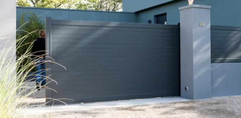 Portail coulissant en aluminium