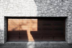 Motorisez votre porte de garage pour un accès facile et sécurisé