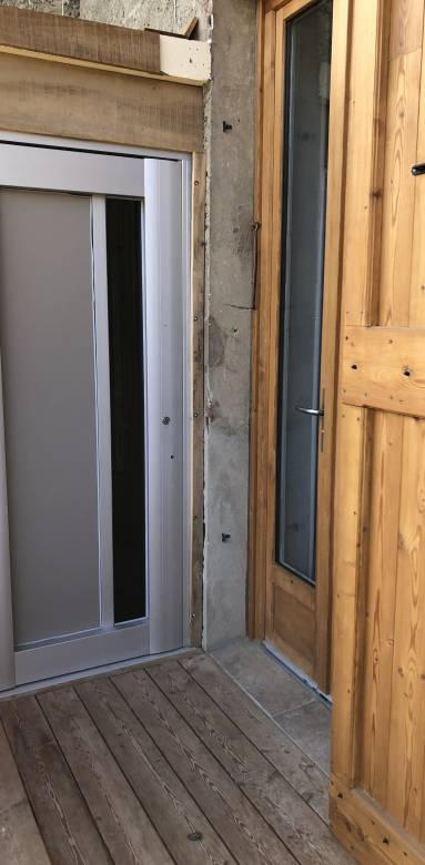 Ascenseur extérieur installé en Isère 